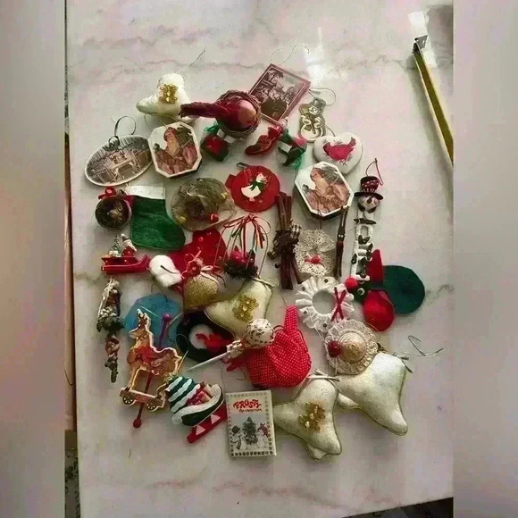 Vintage Christmas ornaments some handmade 1 gallon bag assorted - Picture 1 of 3